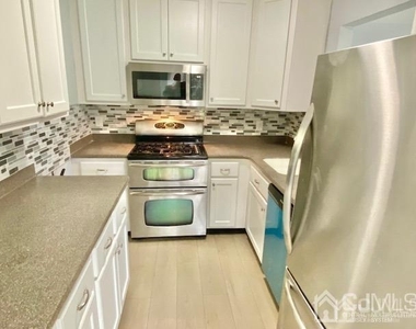 3001 Lighthouse Lane - Photo Thumbnail 6