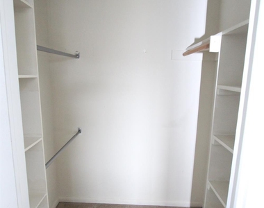 5015 Ravens Crest Drive - Photo Thumbnail 17