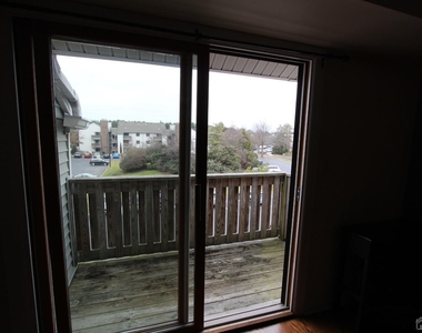 5015 Ravens Crest Drive - Photo Thumbnail 9