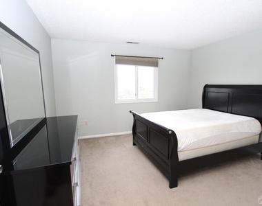 5015 Ravens Crest Drive - Photo Thumbnail 14
