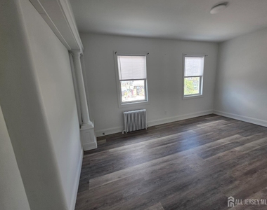 226 French Street - Photo Thumbnail 11