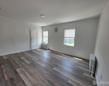 226 French Street - Photo Thumbnail 7