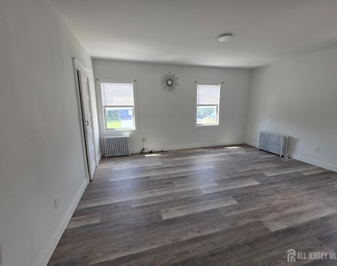 226 French Street - Photo Thumbnail 6