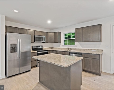 132 Furlong Way - Photo Thumbnail 6