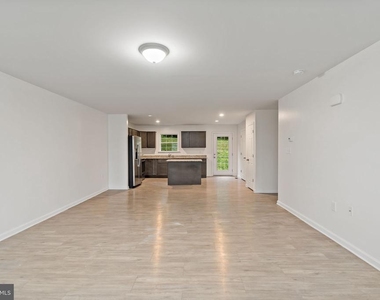 132 Furlong Way - Photo Thumbnail 4