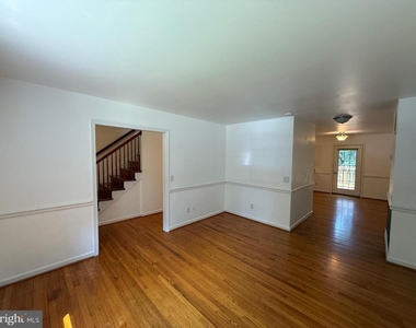 431 Ridgemore Street - Photo Thumbnail 4