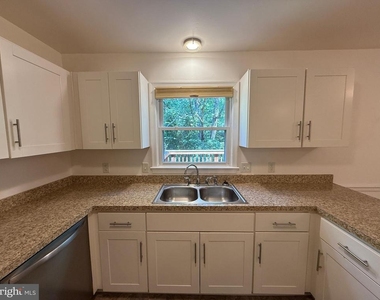 431 Ridgemore Street - Photo Thumbnail 9