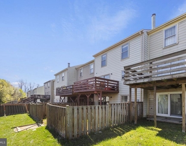 10747 Brice Court - Photo Thumbnail 19