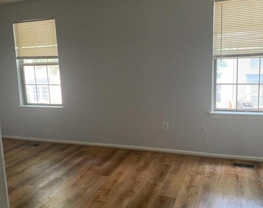 14919 Enterprise Lane - Photo Thumbnail 3