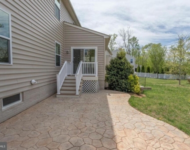 12760 Manor Hall Court - Photo Thumbnail 46