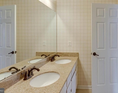 12760 Manor Hall Court - Photo Thumbnail 30