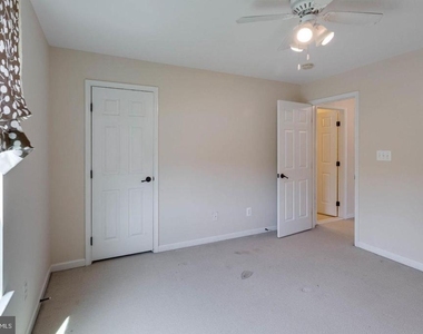 12760 Manor Hall Court - Photo Thumbnail 29