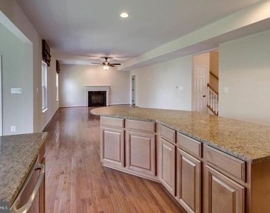 12760 Manor Hall Court - Photo Thumbnail 14