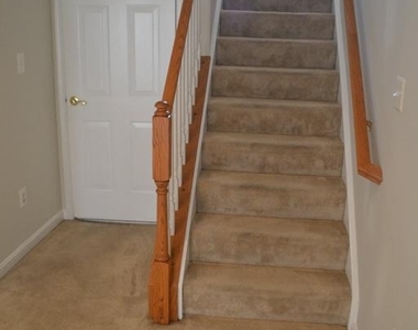 21958 Windy Oaks Square - Photo Thumbnail 16