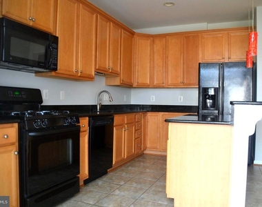 21958 Windy Oaks Square - Photo Thumbnail 8
