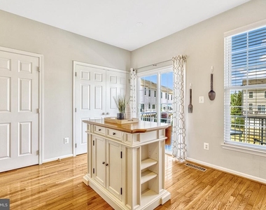 25368 Shipley Terrace - Photo Thumbnail 6