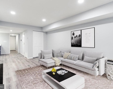 7855 Enola Street - Photo Thumbnail 2