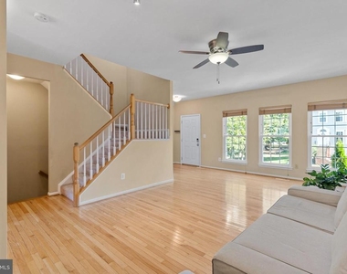 13129 Englishwood Lane - Photo Thumbnail 3