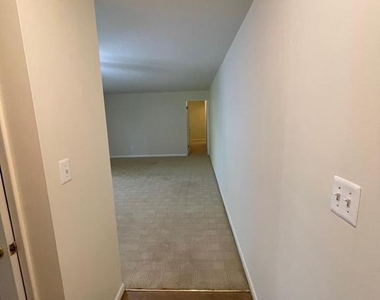 4108 Mangalore Drive - Photo Thumbnail 3