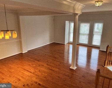 1786 Brentridge Street - Photo Thumbnail 6