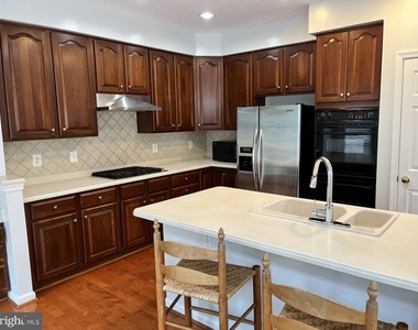 1786 Brentridge Street - Photo Thumbnail 4