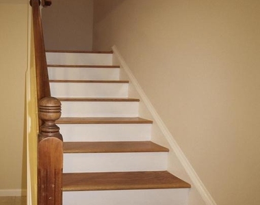316 Cherry Court - Photo Thumbnail 10