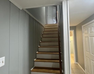 5710 Dannys Pl - Photo Thumbnail 7