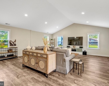 5410 Montgomery Street - Photo Thumbnail 19