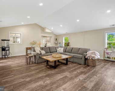 5410 Montgomery Street - Photo Thumbnail 20