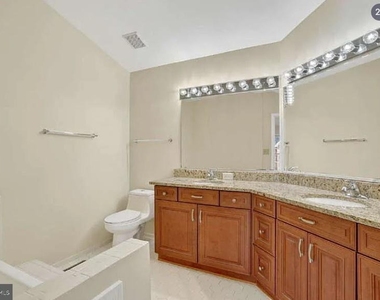 7427 Salford Court - Photo Thumbnail 26