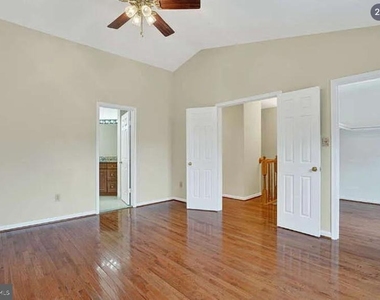 7427 Salford Court - Photo Thumbnail 23