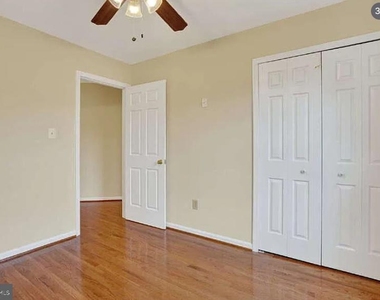 7427 Salford Court - Photo Thumbnail 29