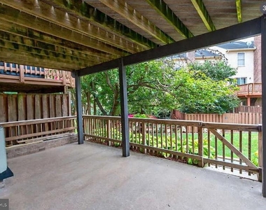 7427 Salford Court - Photo Thumbnail 38
