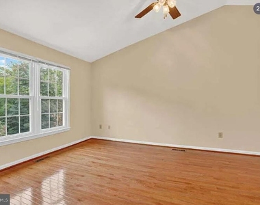 7427 Salford Court - Photo Thumbnail 21