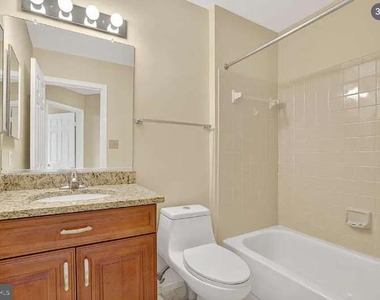 7427 Salford Court - Photo Thumbnail 32