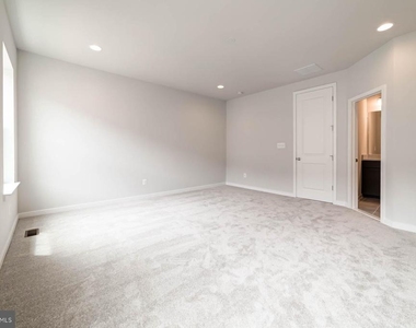 6227 Almerico Place - Photo Thumbnail 32