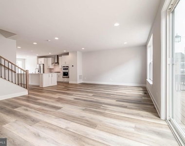6227 Almerico Place - Photo Thumbnail 3