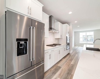 6227 Almerico Place - Photo Thumbnail 13