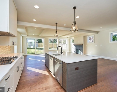 6845 Churchill Road - Photo Thumbnail 5