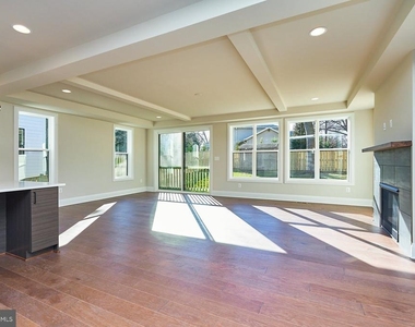 6845 Churchill Road - Photo Thumbnail 11