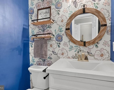 7331 Rolling Oak Lane - Photo Thumbnail 4