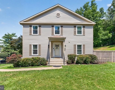 7331 Rolling Oak Lane - Photo Thumbnail 1