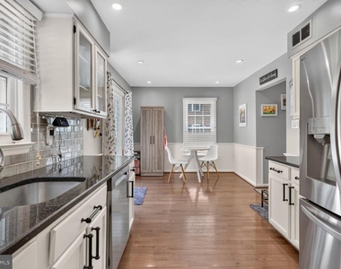 7331 Rolling Oak Lane - Photo Thumbnail 14