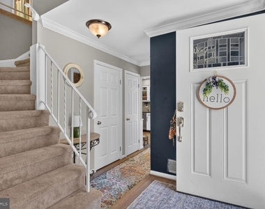 7331 Rolling Oak Lane - Photo Thumbnail 2