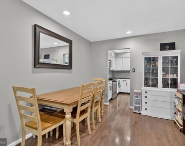 7331 Rolling Oak Lane - Photo Thumbnail 7