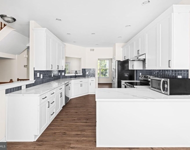 2902 Jessica Court - Photo Thumbnail 6