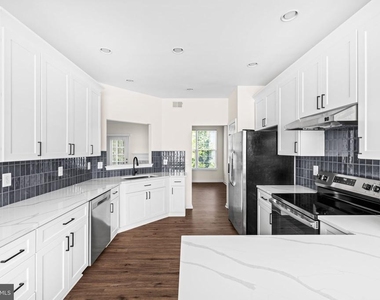 2902 Jessica Court - Photo Thumbnail 7