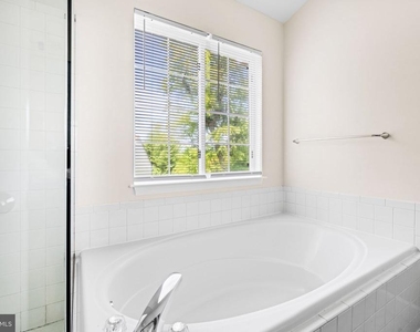 2902 Jessica Court - Photo Thumbnail 36