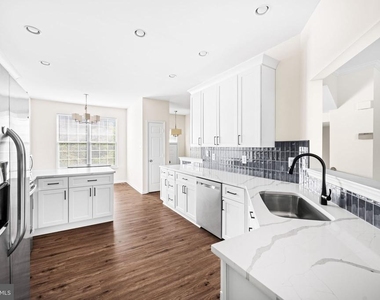 2902 Jessica Court - Photo Thumbnail 11
