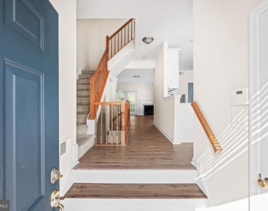 2902 Jessica Court - Photo Thumbnail 2